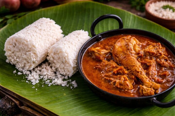 Puttu (2 Slice) & Chicken Curry